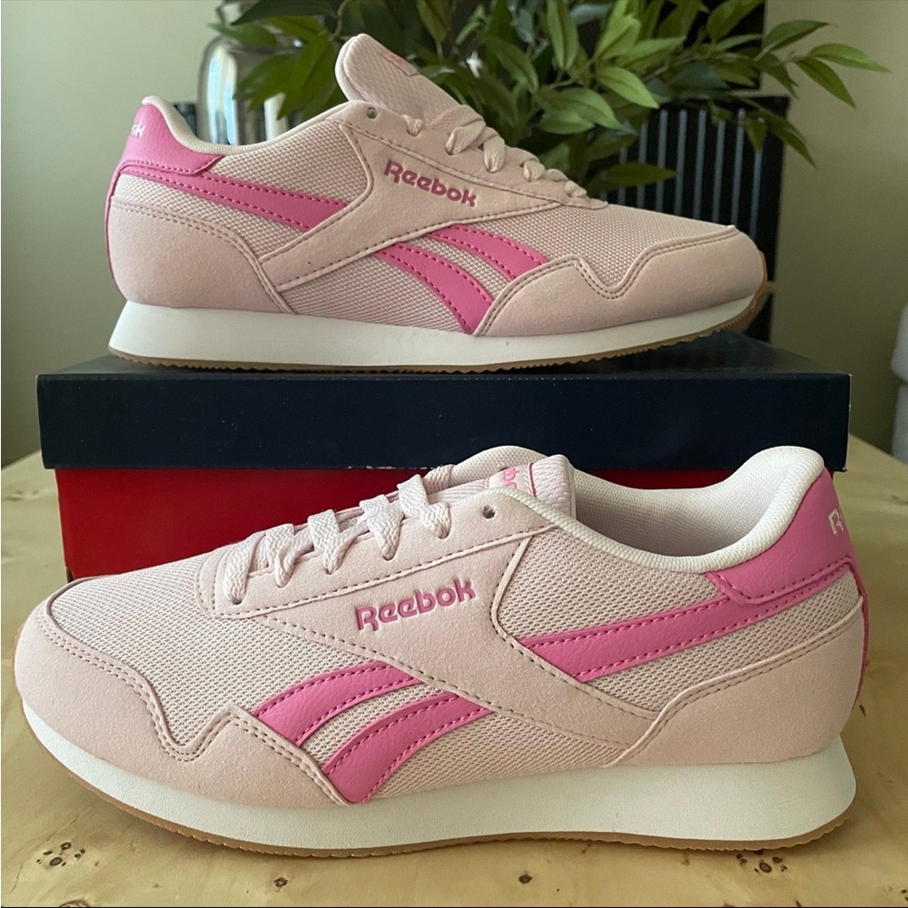 Reebok Women’s Classic Lace-Up Jogger Sneakers